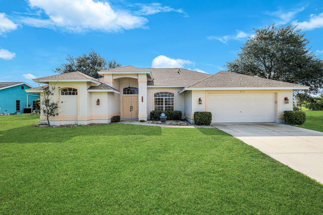 615 SE 19th Ct, Cape Coral, FL 33990