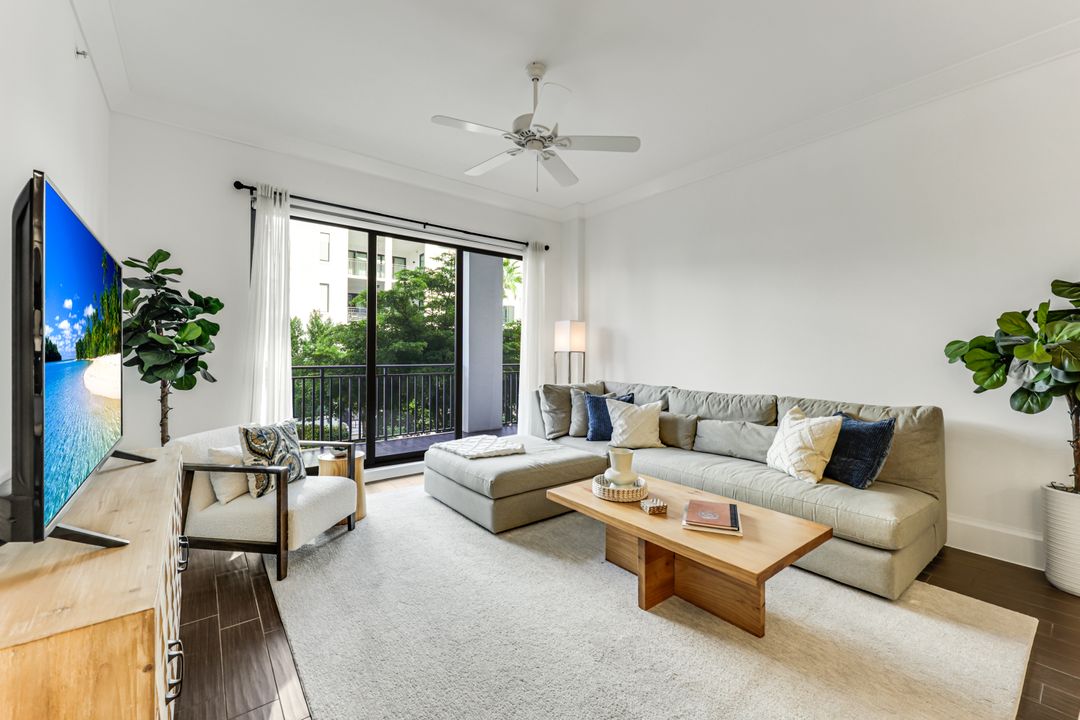 1030 3rd Ave S #215, Naples, FL 34102