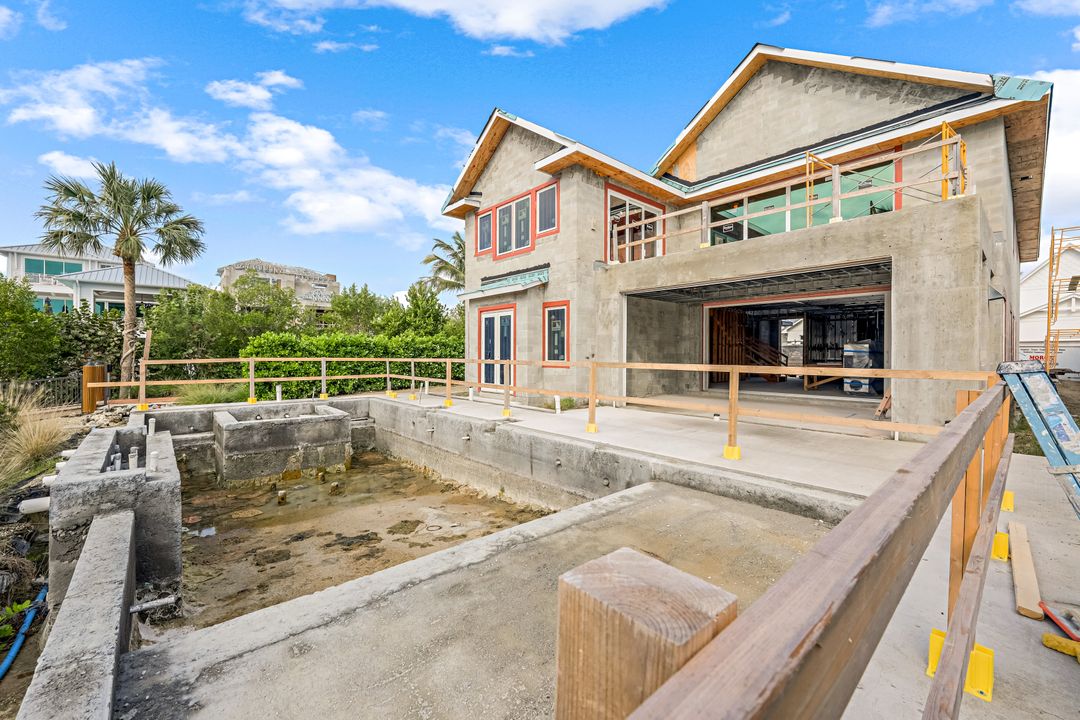 1382 2nd Ave S, Naples, FL 34102