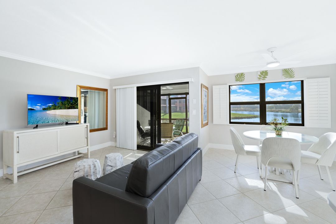 1528 Mainsail Dr #9, Naples, FL 34114