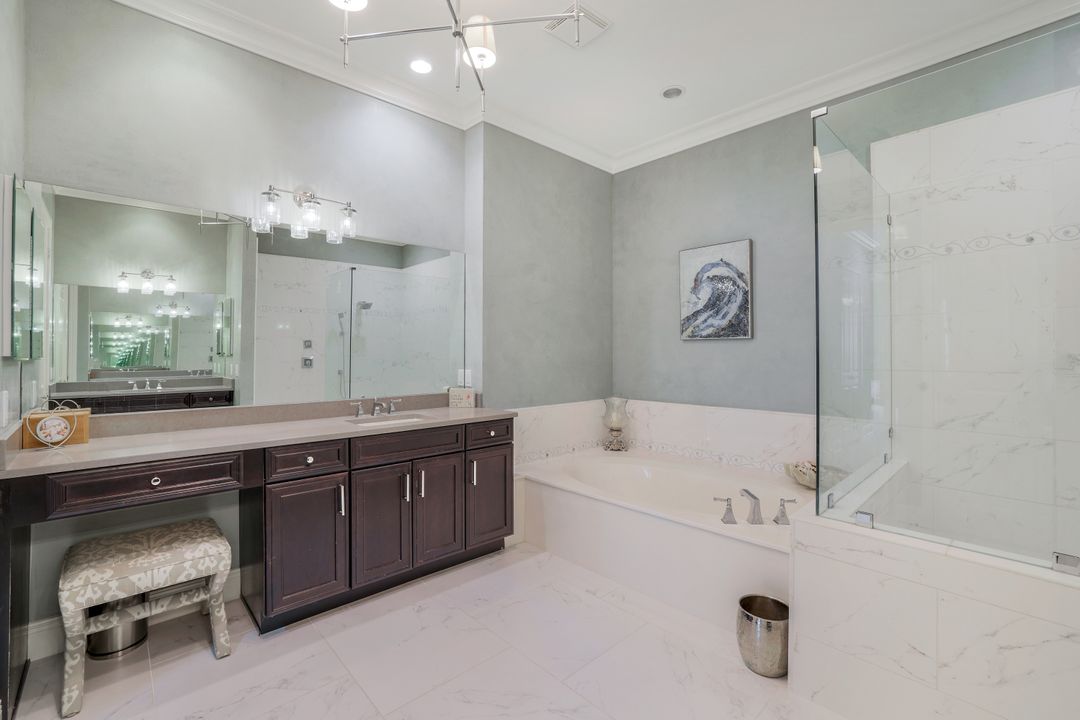 9053 Cascada Way #202, Naples, FL 34114