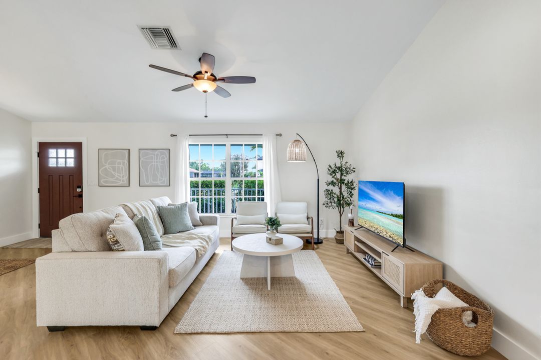 3322 Oasis Blvd, Cape Coral, FL 33914