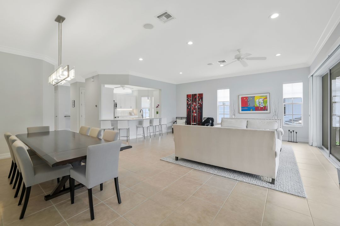 5030 Blauvelt Way #201, Naples, FL 34105