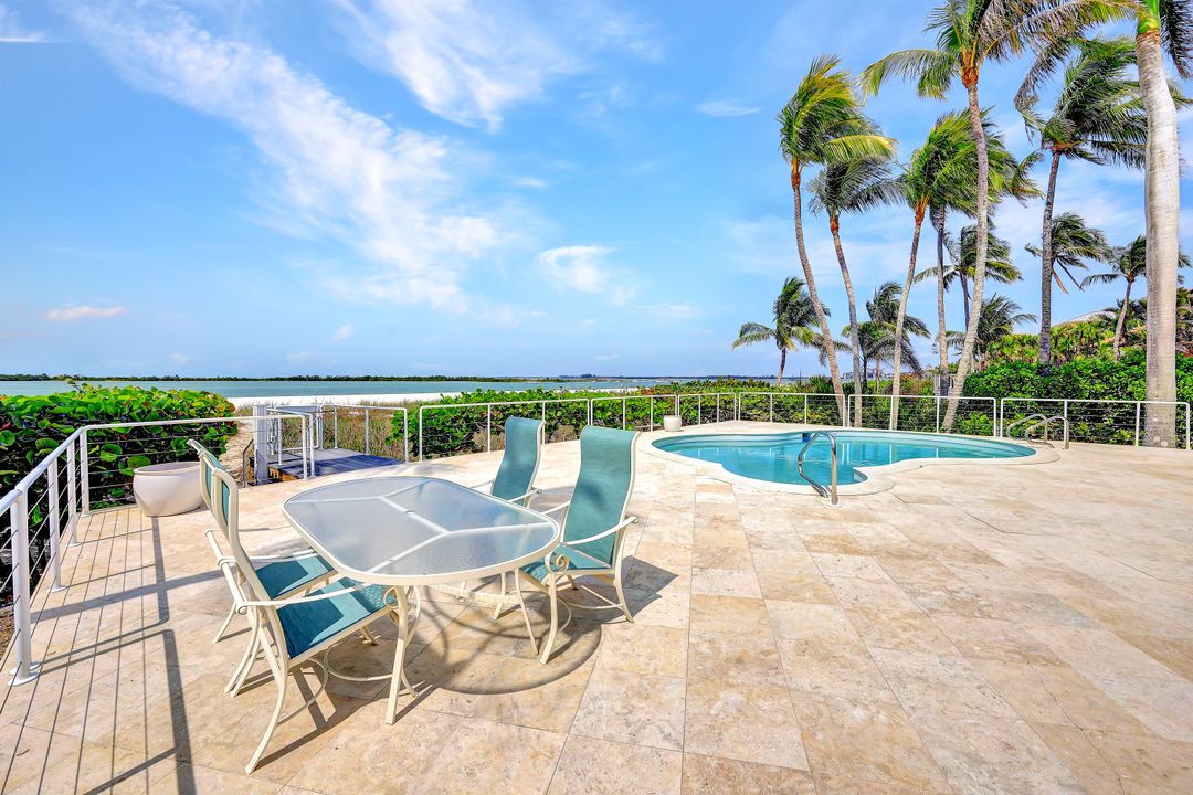 336 Seabreeze Dr, Marco Island, FL 34145