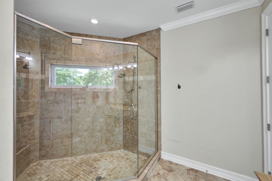 2631 Riverview Dr, Naples, FL 34112