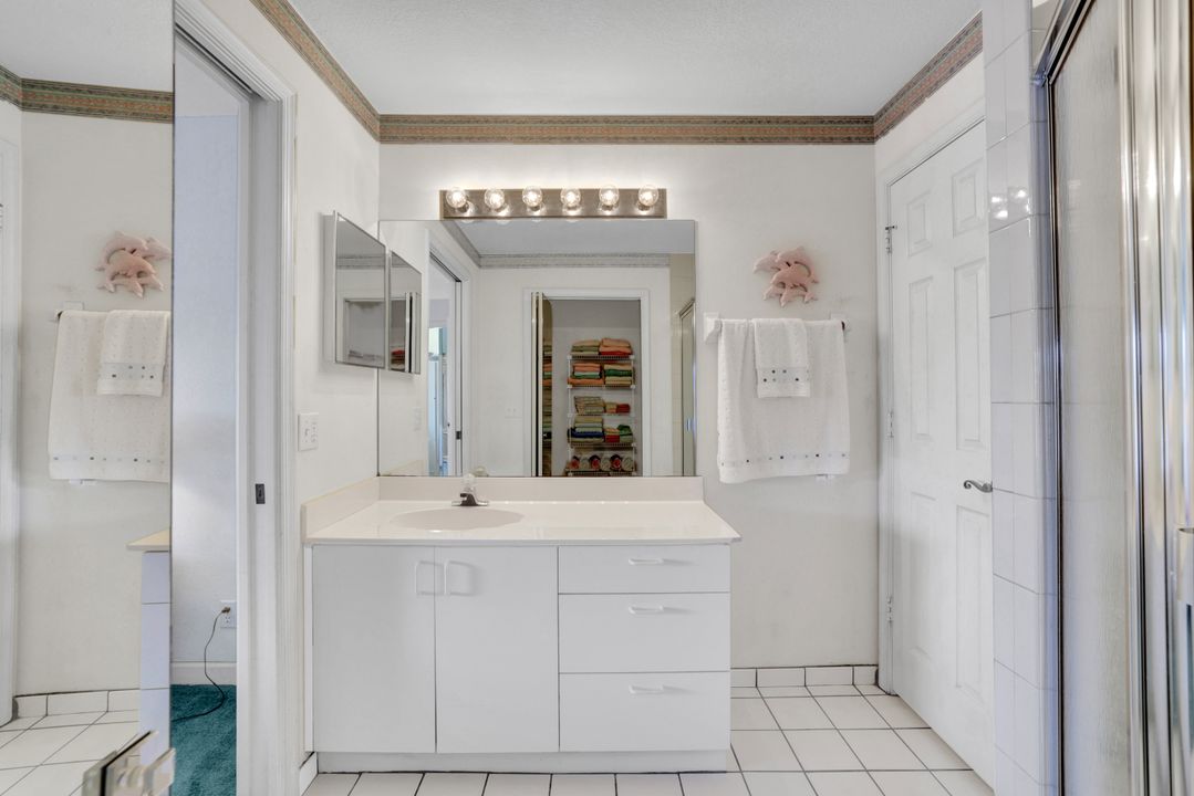 2372 Hidden Lake Dr #08, Naples, FL 34112