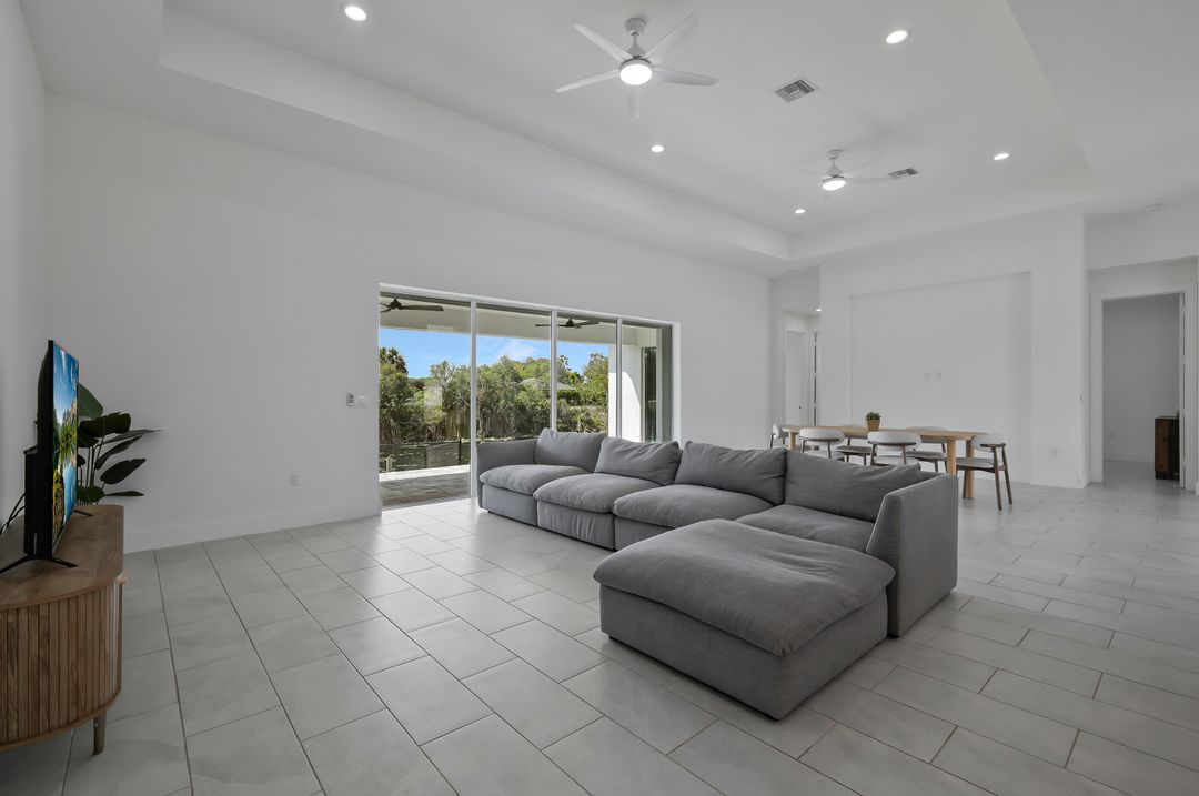 1428 NW 27th Pl, Cape Coral, FL 33993