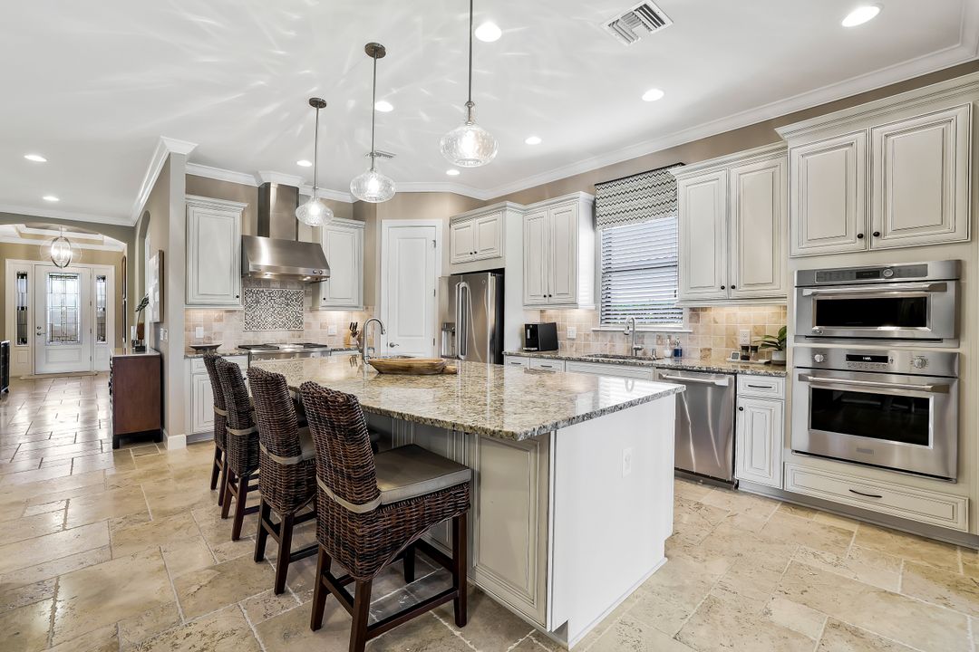 9568 Mussorie Ct, Naples, FL 34114