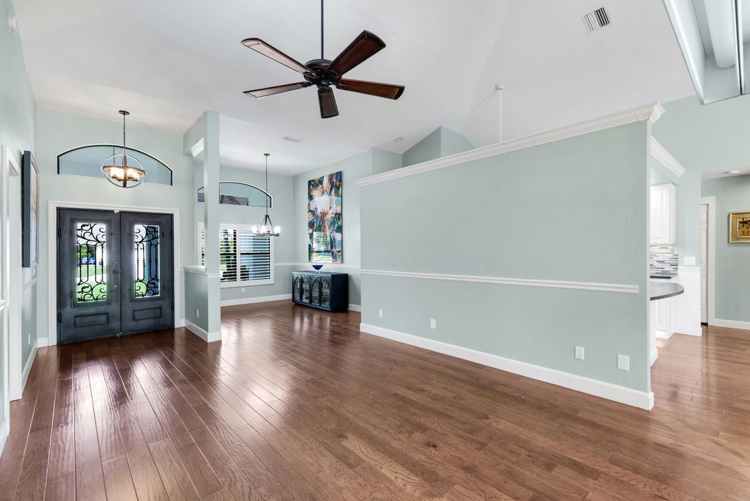 520 Raven Way, Naples, FL 34110