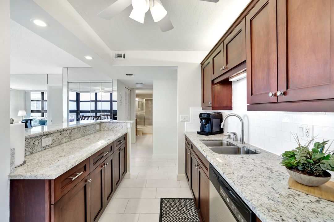 260 Seaview Ct #906, Marco Island, FL 34145