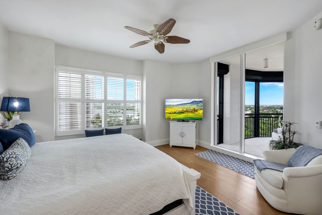 81 Seagate Dr, Naples, FL 34103
