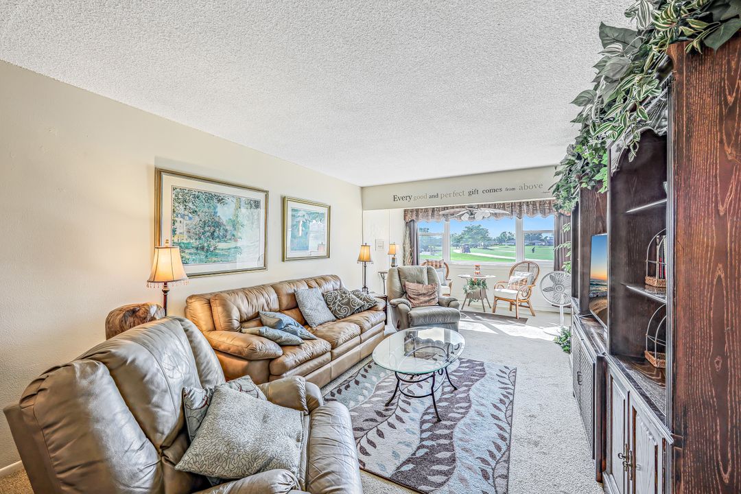 1624 Pine Valley Dr #118, Fort Myers, FL 33907