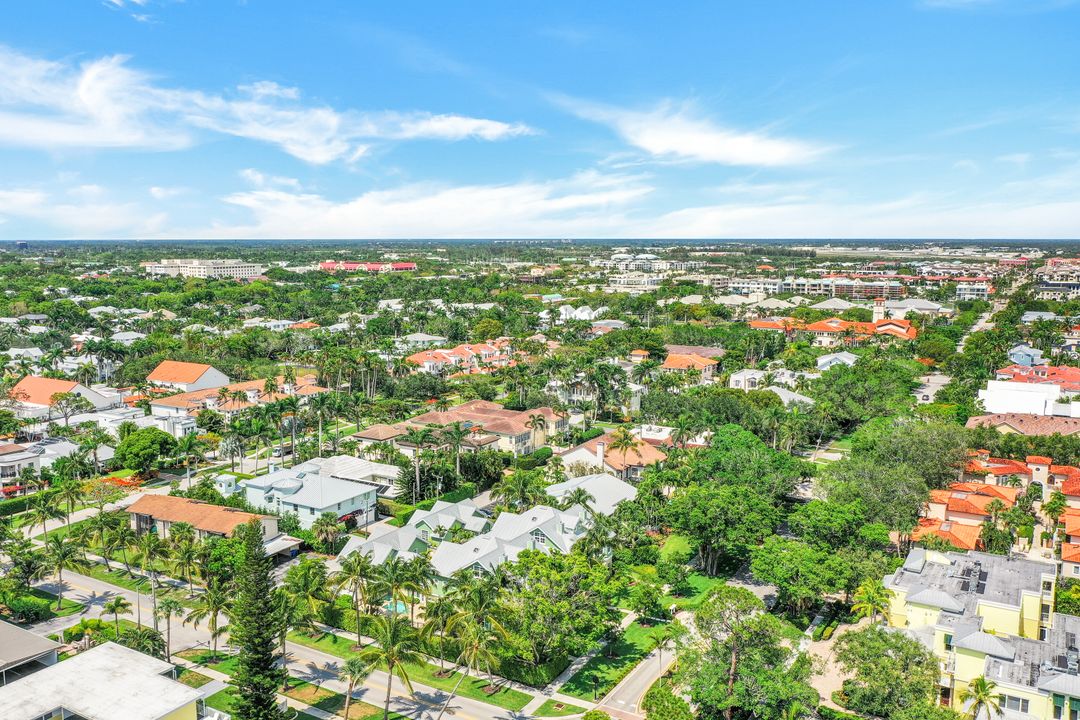 331 3rd Ave S #4, Naples, FL 34102