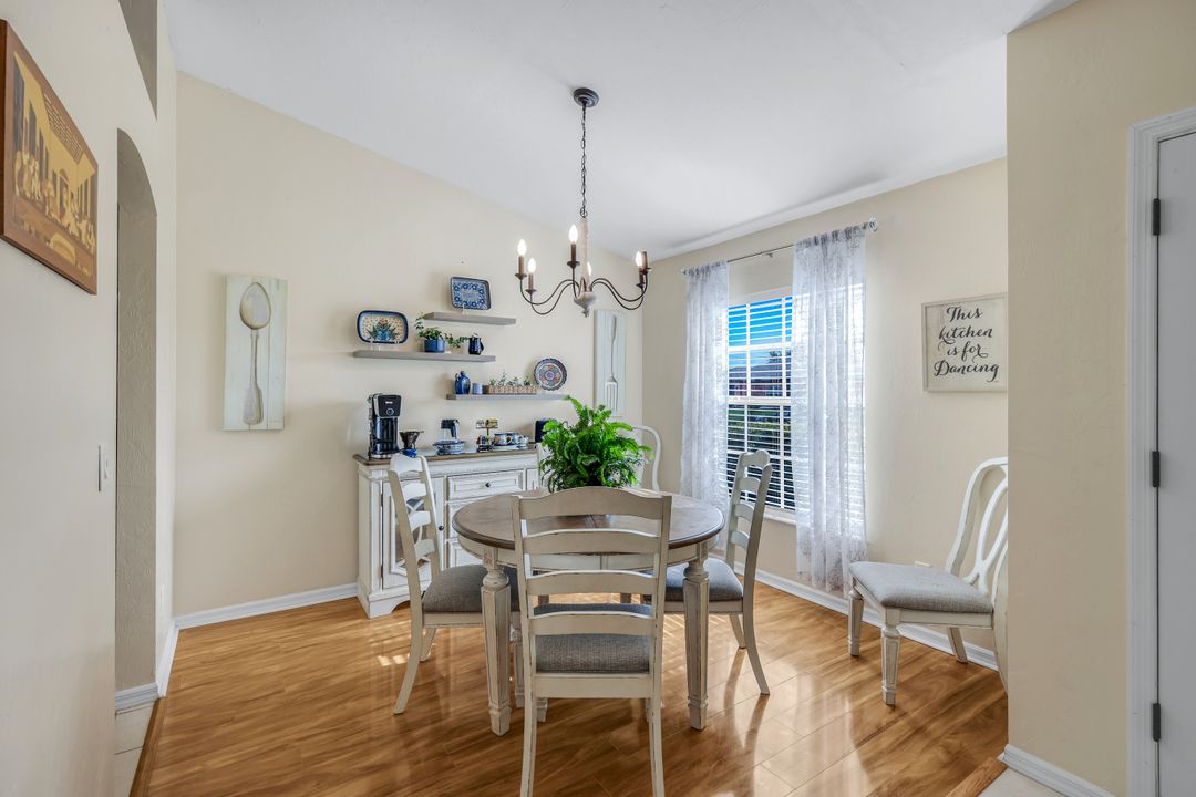 1006 NE 6th Pl, Cape Coral, FL 33909