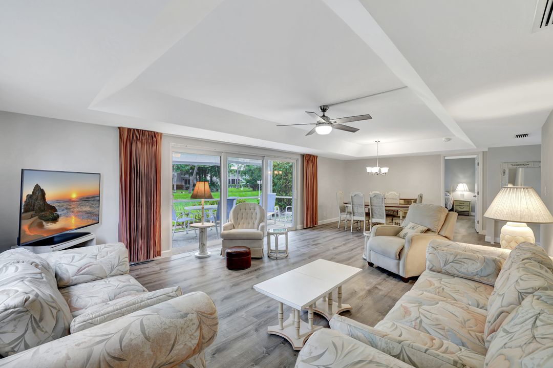 250 Candycane Ln #3, Naples, FL 34112