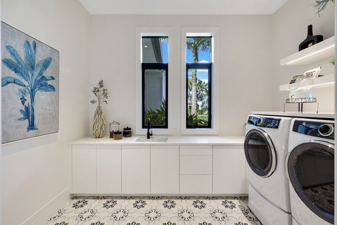 493 Carica Rd, Naples, FL 34108