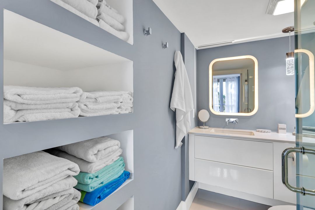 3115 Gulf Shore Blvd N #205-S, Naples, FL 34103