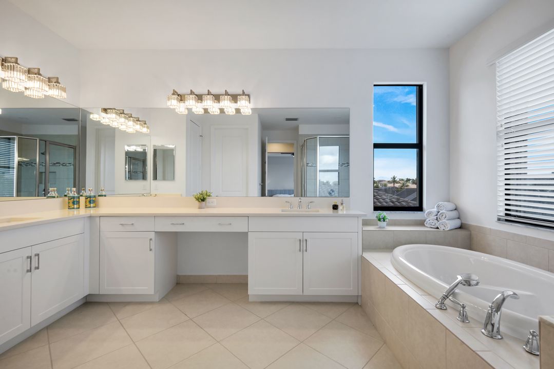 4500 Aurora St, Naples, FL 34119