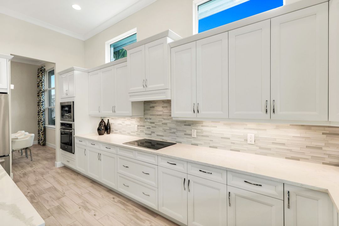 5715 Clarendon Dr, Naples, FL 34113