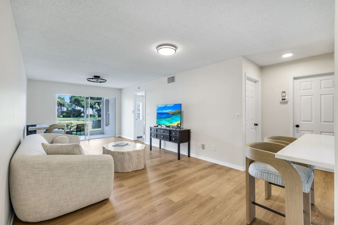 121 Wading Bird Cir #B-103, Naples, FL 34110