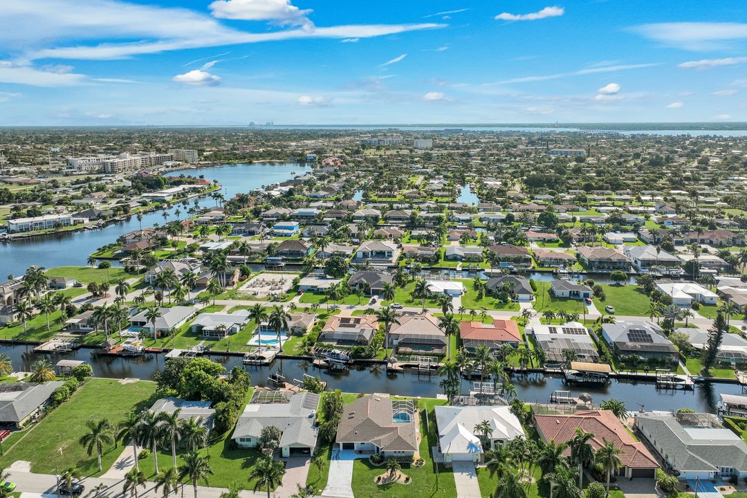 5231 Skylark Ct, Cape Coral, FL 33904