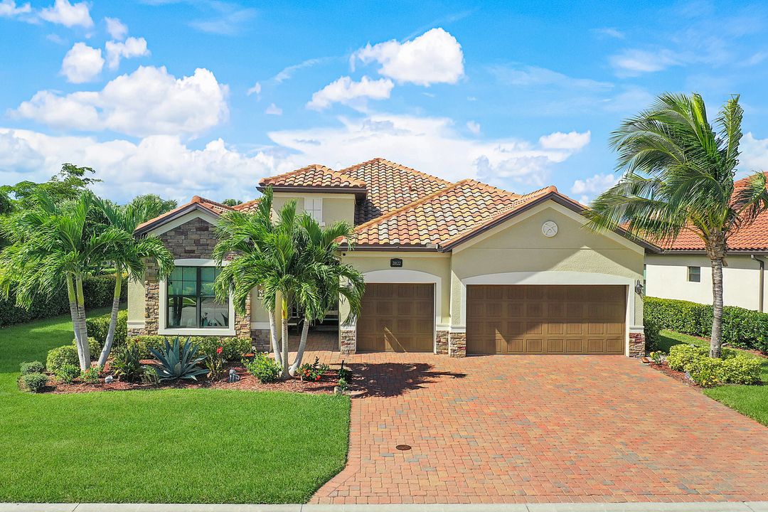 28122 Kerry Ct, Bonita Springs, FL 34135