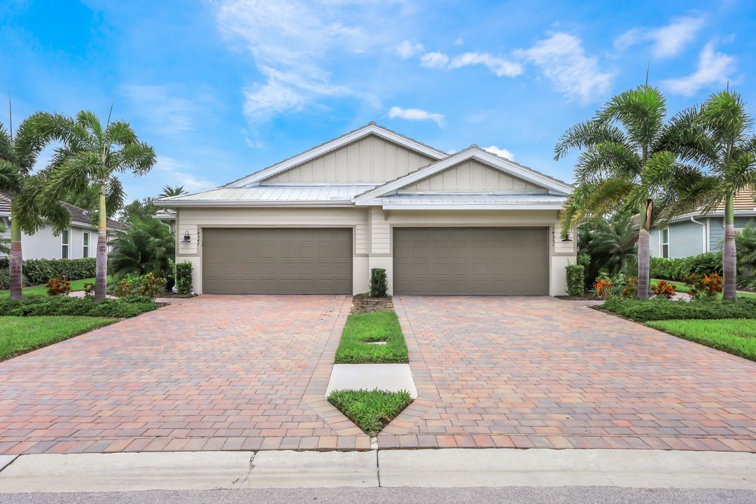 14551 Edgewater Cir, Naples, FL 34114