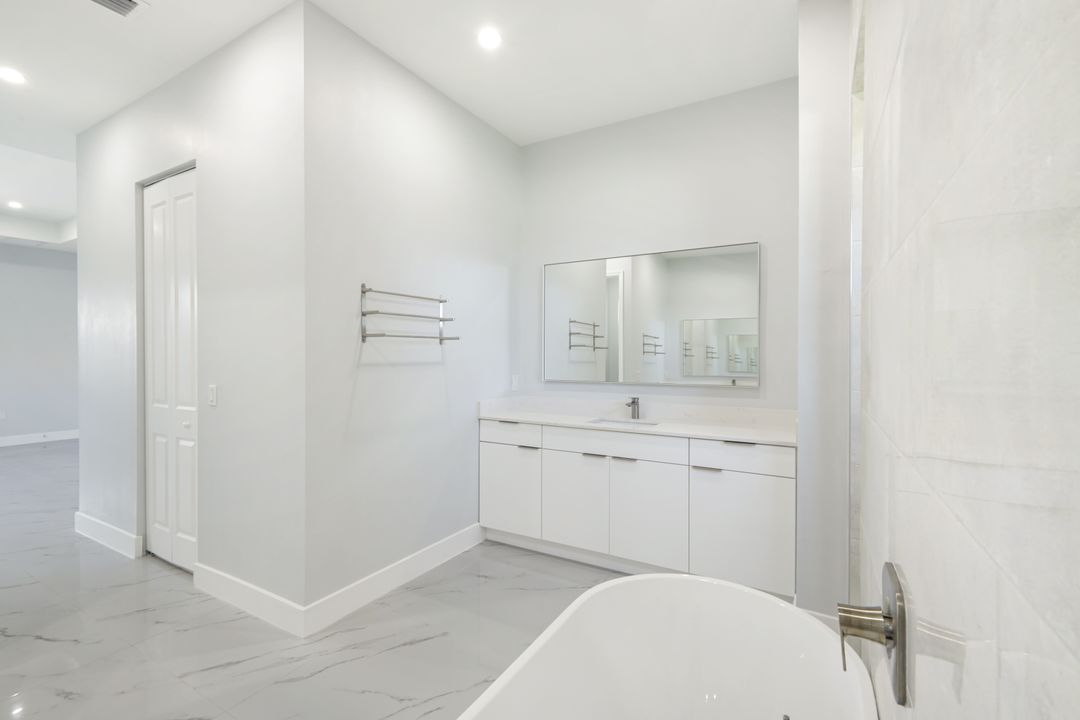 1613 NW 39th Ave, Cape Coral, FL 33993