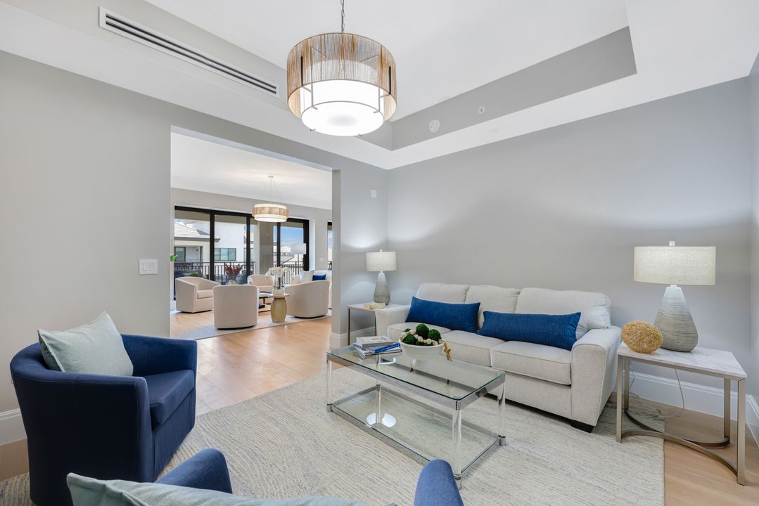 1130 3rd Ave S #512, Naples, FL 34102