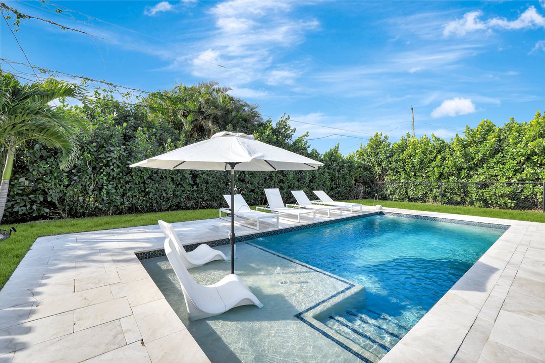 782 103rd Ave N, Naples, FL 34108