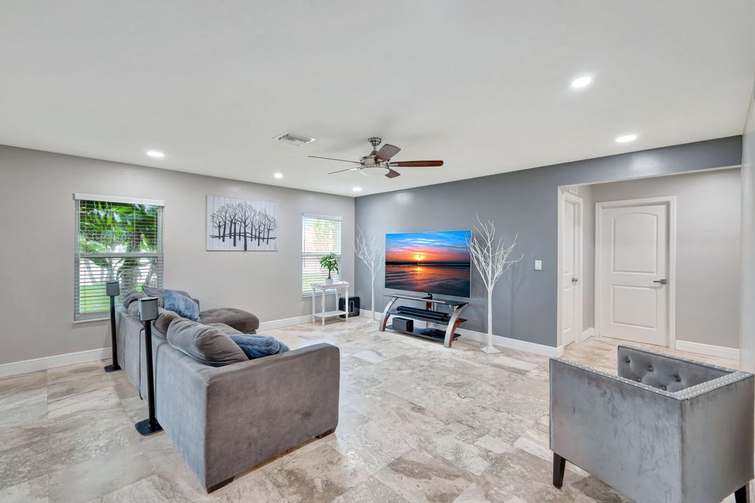 10337 Canal Brook Ln, Lehigh Acres, FL 33936