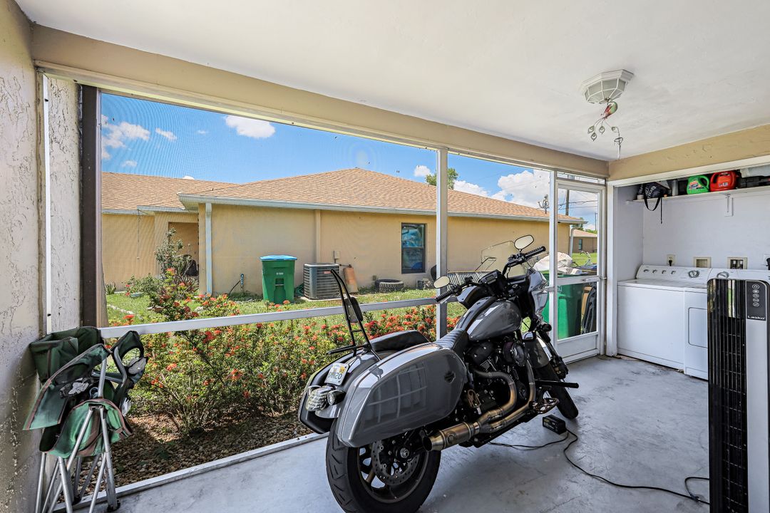 913 SE 13th St  #913/915, Cape Coral, FL 33990