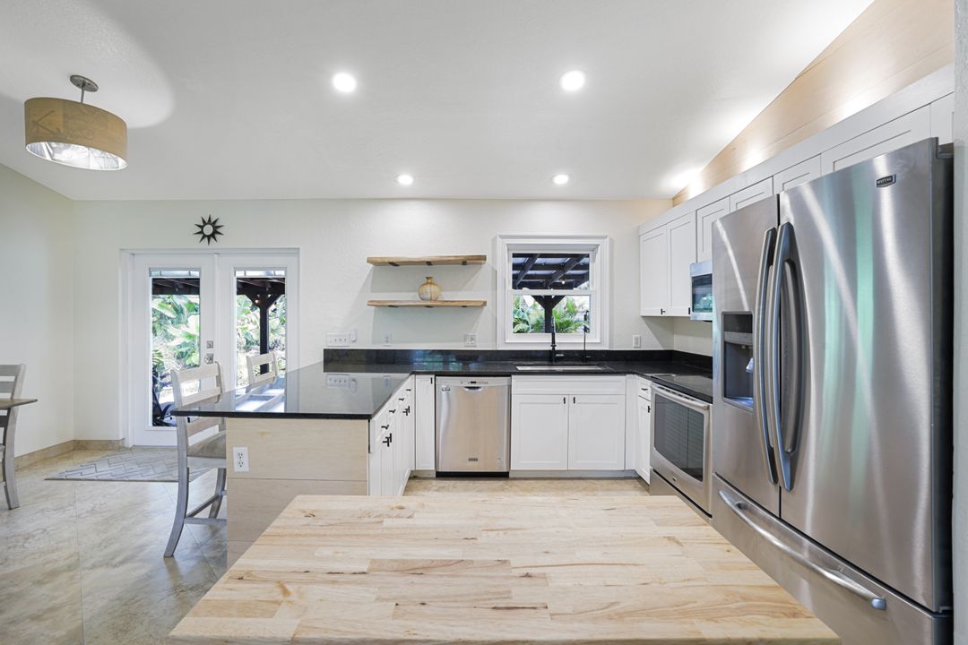 4710 1st Ave NW, Naples, FL 34119