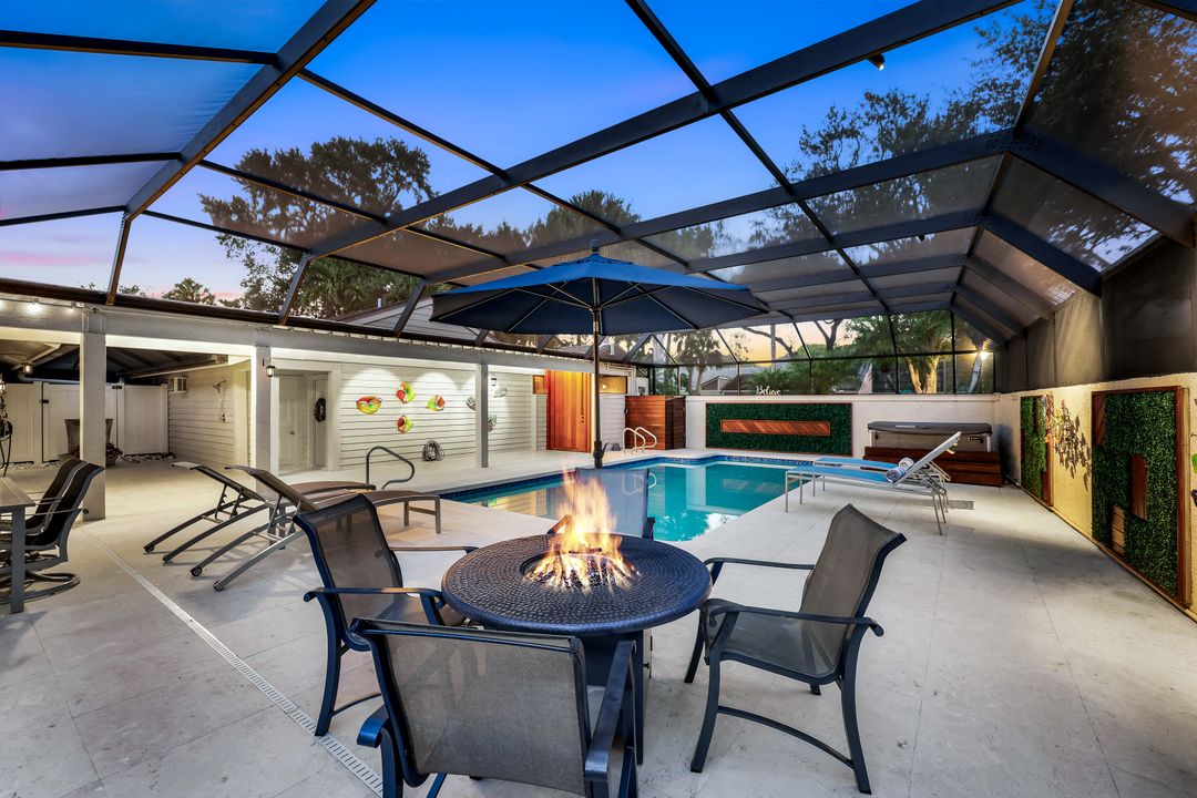 370 Edgemere Way N, Naples, FL 34105