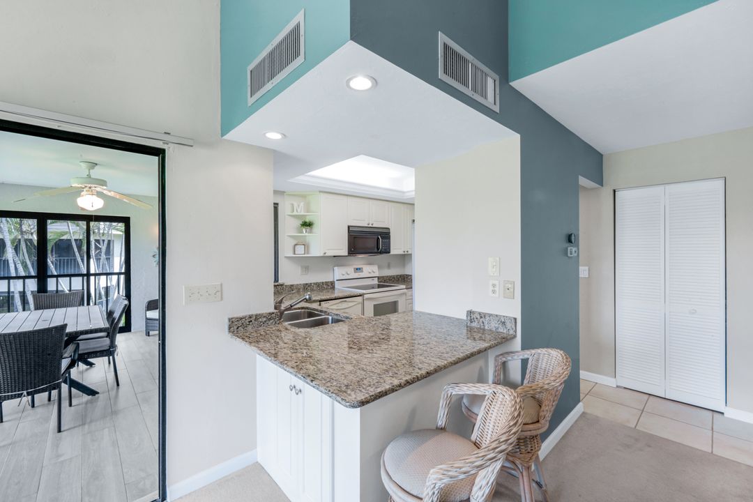 5585 Trailwinds Dr #326, Fort Myers, FL 33907