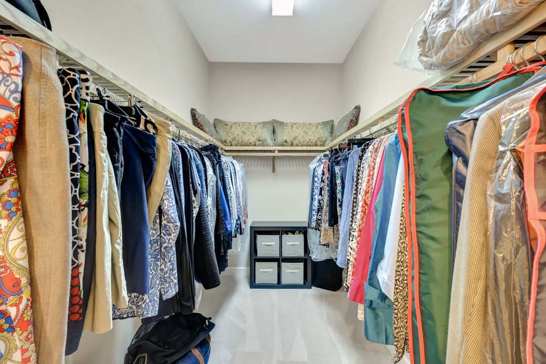 9142 Isla Bella Cir, Bonita Springs, FL 34135