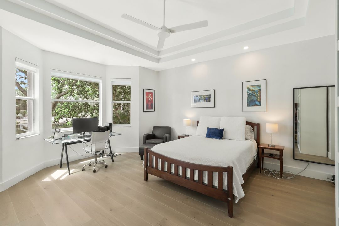 5717 Lago Villaggio Way, Naples, FL 34104