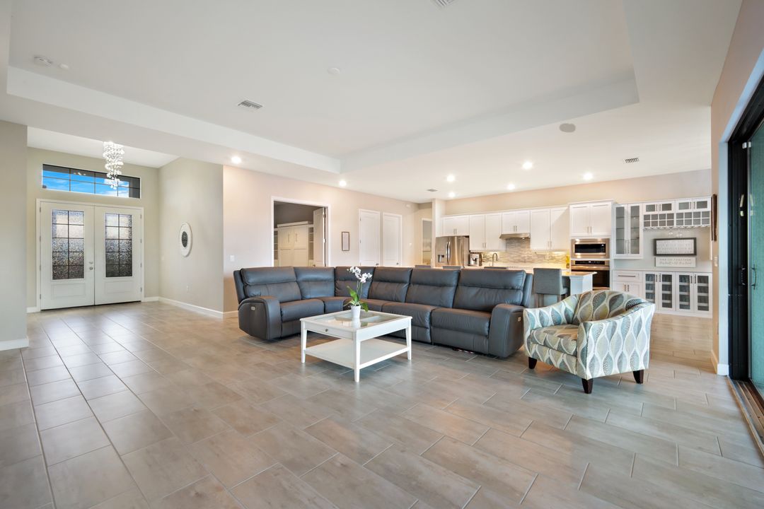 11689 Canopy Loop, Fort Myers, FL 33913