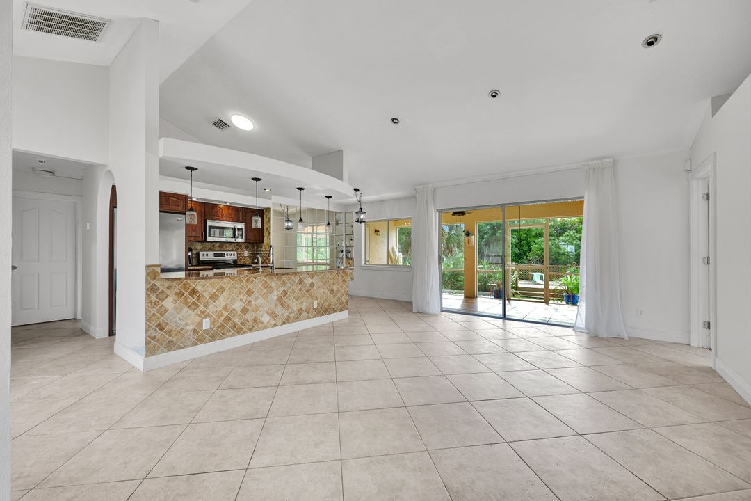 1701 54th Terrace SW, Naples, FL 34116