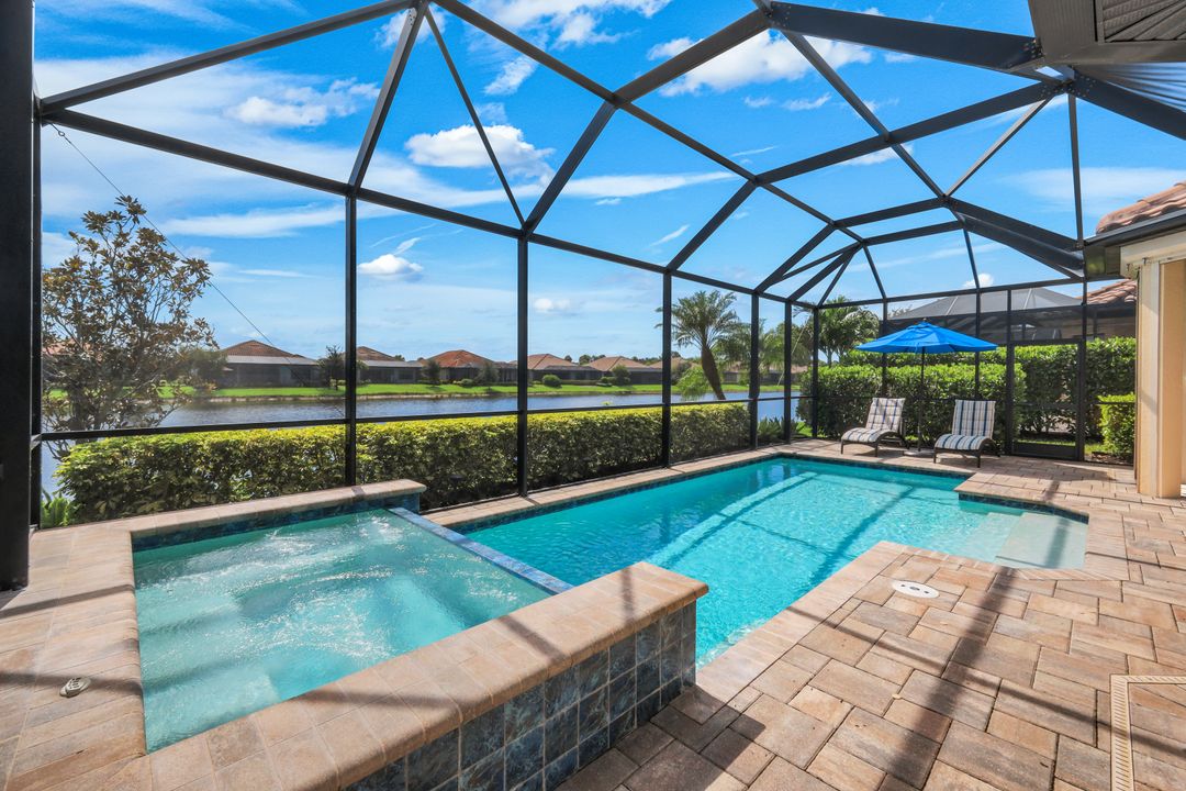 8362 Viale Cir, Naples, FL 34114