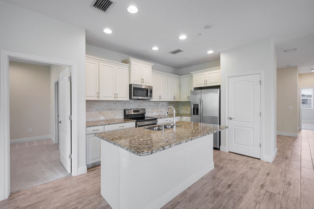 2343 Sheen Ln #405, Naples, FL 34120