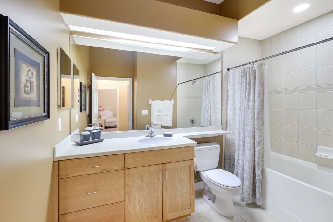 8721 Piazza Del Lago Cir #205, Estero, FL 33928
