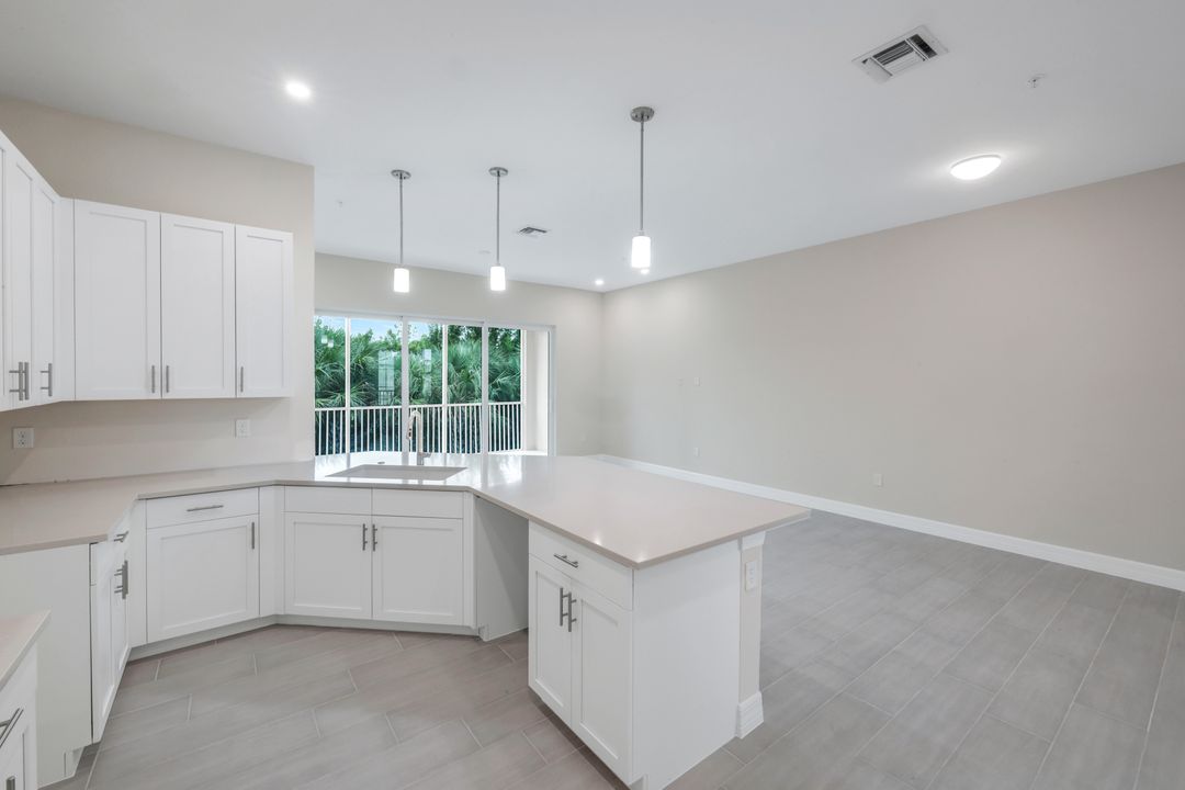 280 Antilles Wy E #101, Naples, FL 34112