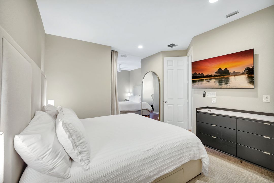 531 105th Ave N, Naples, FL 34108