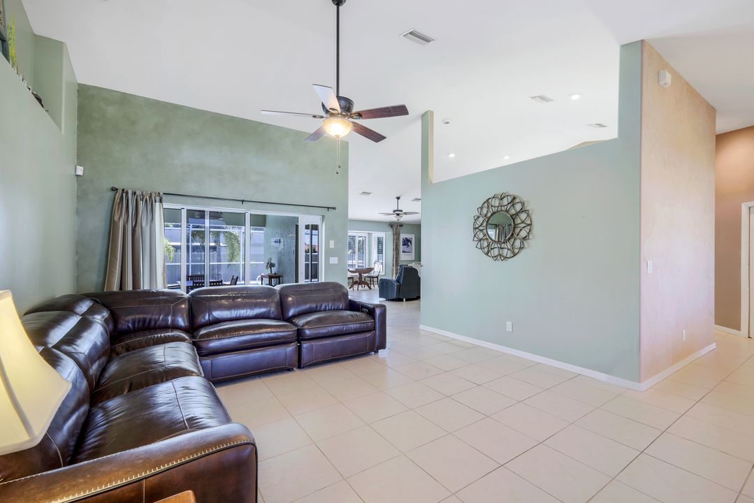 207 Plainfield St, Lehigh Acres, FL 33936