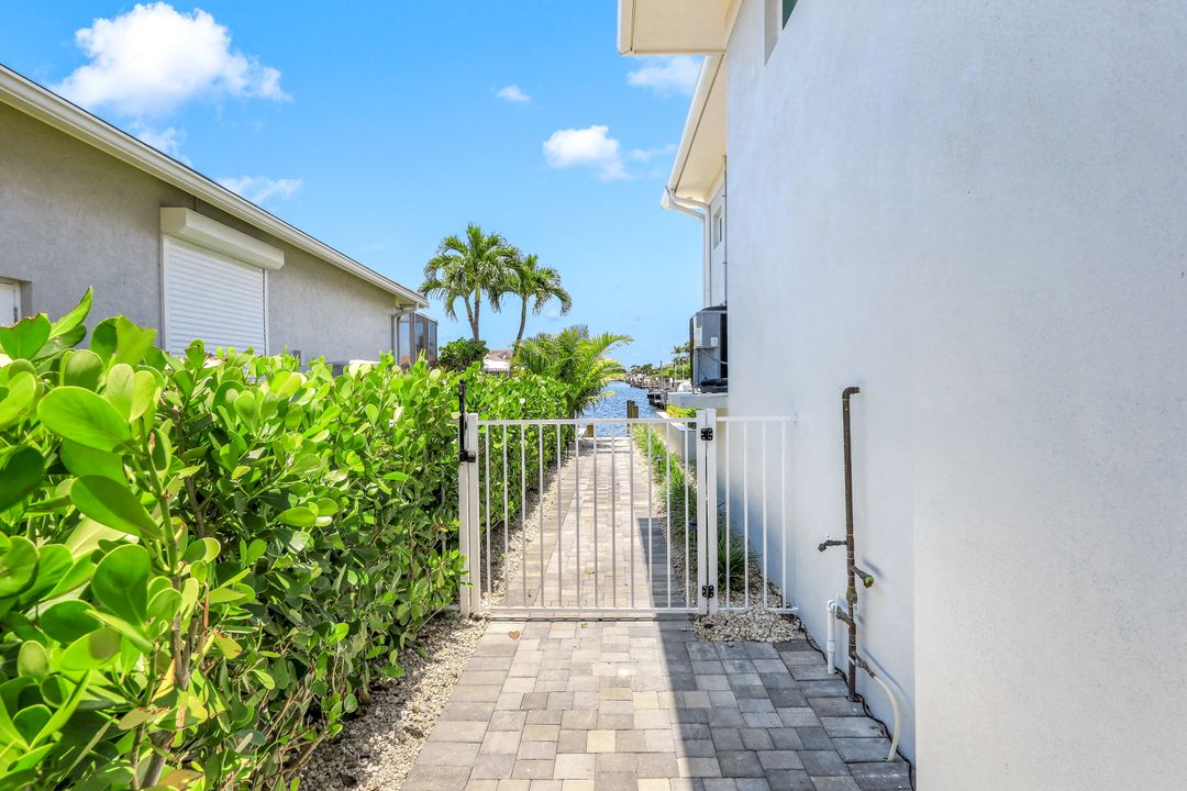 100 S Bahama Ave, Marco Island, FL 34145