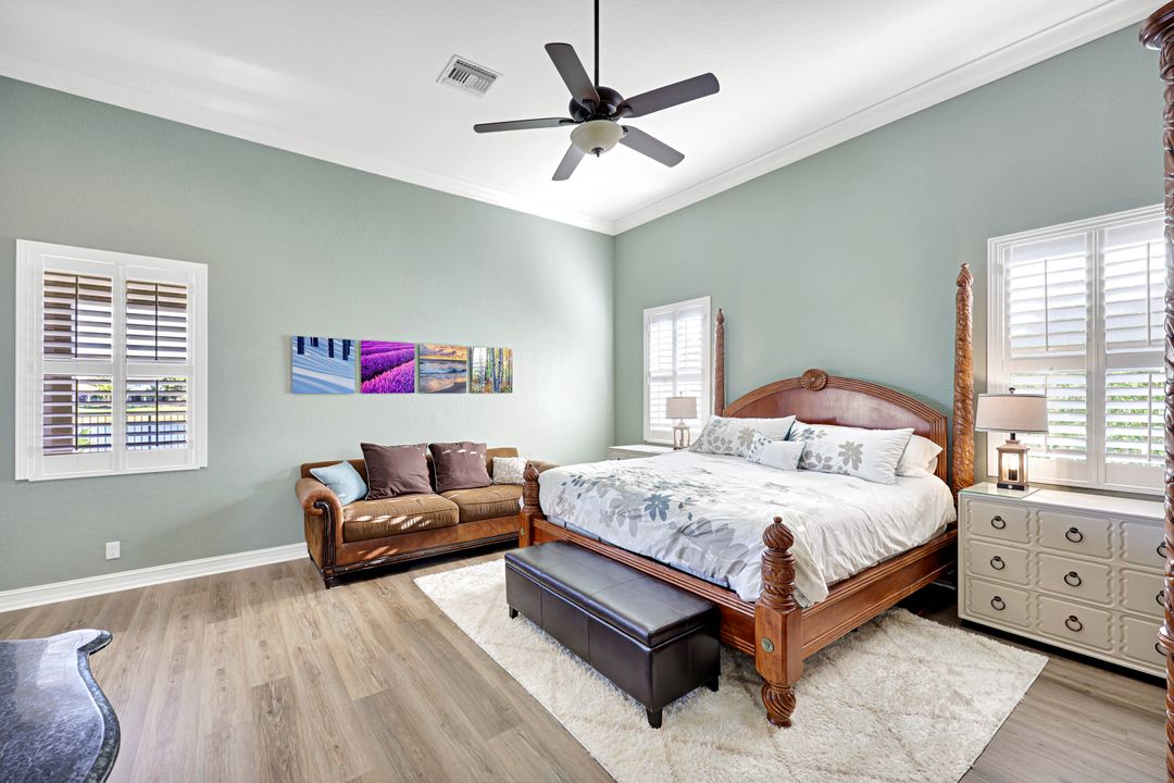 2143 Grove Dr, Naples, FL 34120