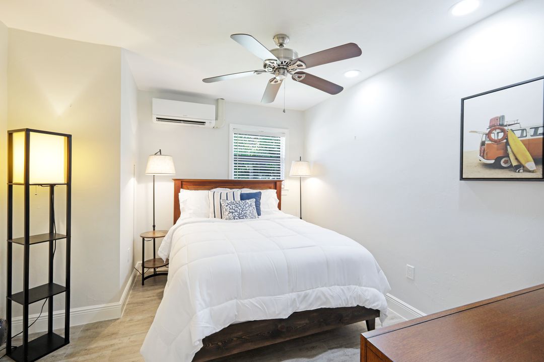 832 97th Ave N, Naples, FL 34108