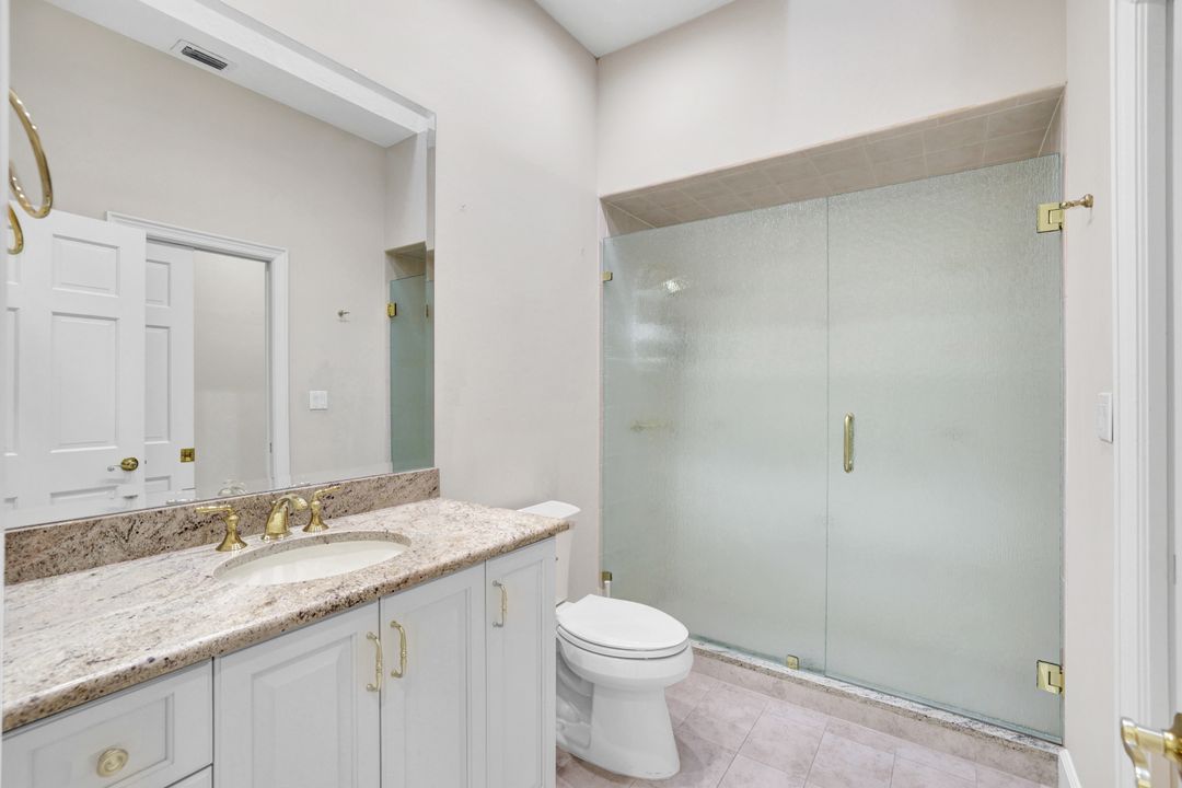 695 Ardmore Ln, Naples, FL 34108