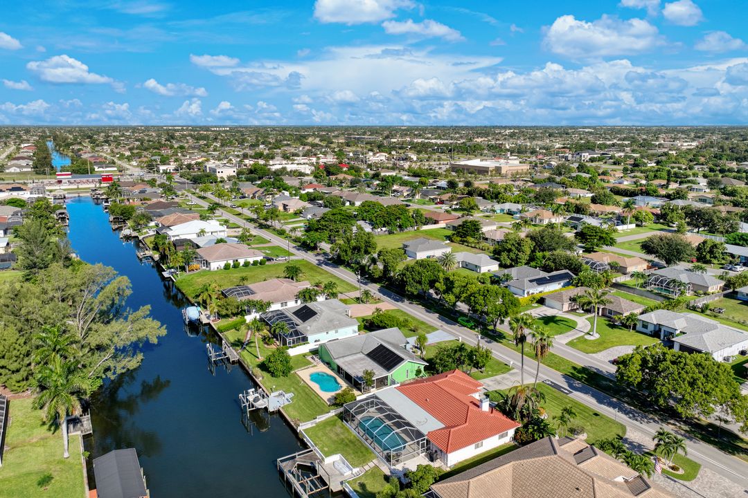 212 Kamal Pkwy, Cape Coral, FL 33904